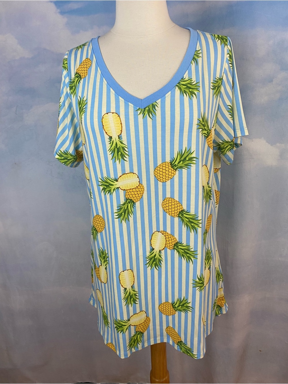 LuLaRoe Blue & White Striped Pineapple V-Neck Christy Top Size Large
